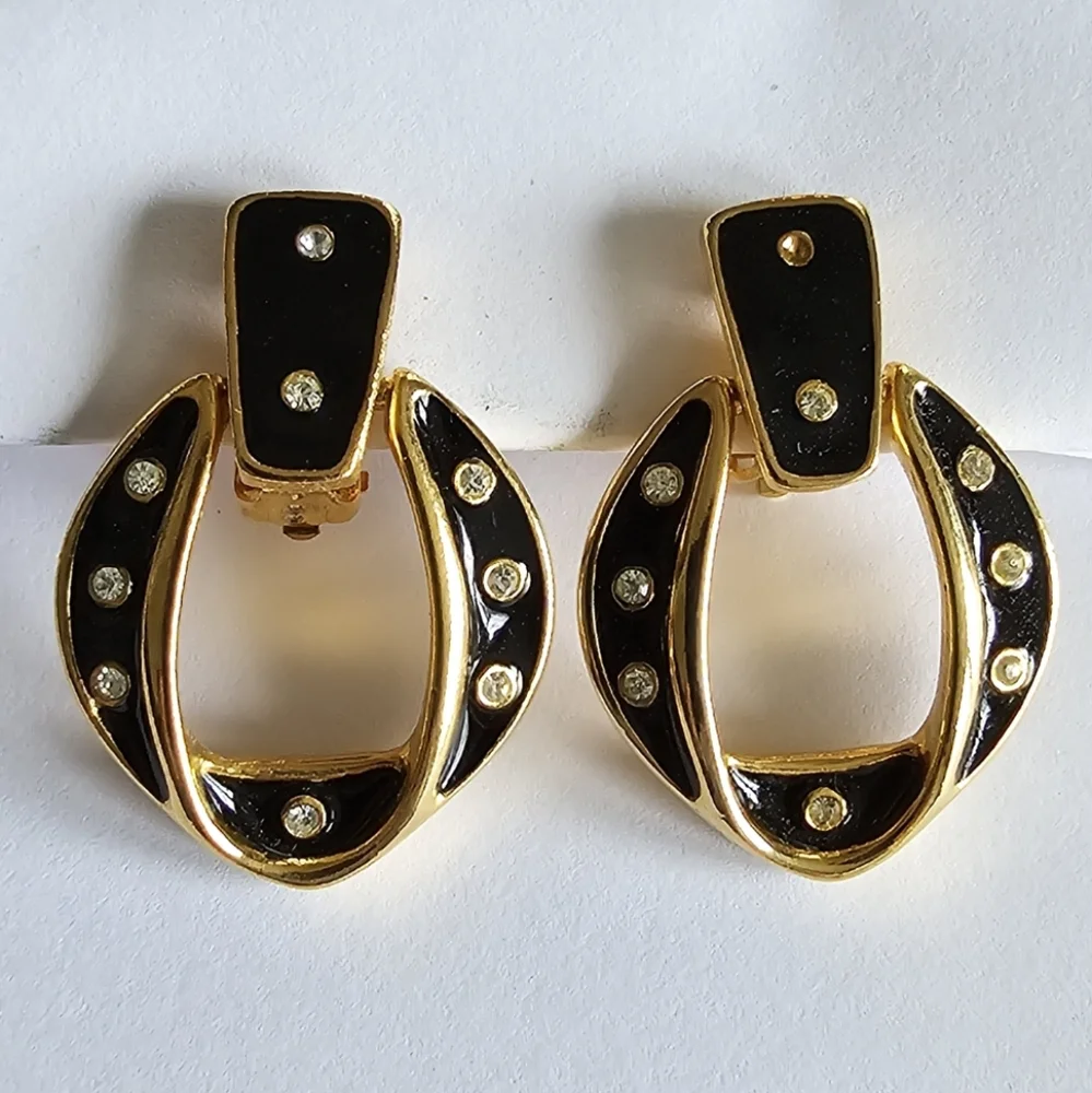 Vintage earrings black enamel hanging loop circle clip on gold tone hoop
